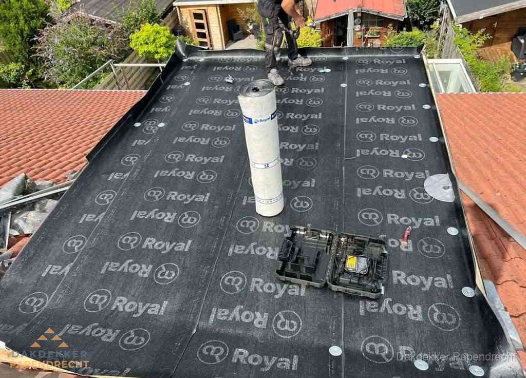 Dakrenovatie met Royal onderdak op plat dak in Papendrecht