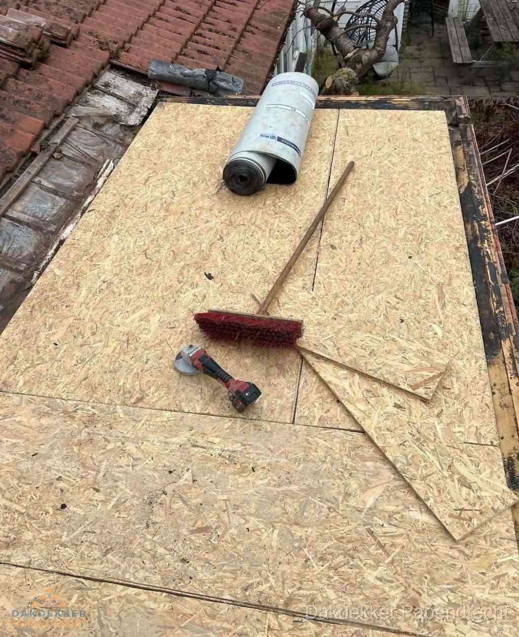 Dakrenovatie afgerond met nieuwe bitumen dakbedekking in Papendrecht